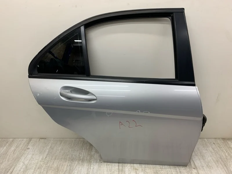 Дверь MERCEDES-BENZ C-CLASS 2008 A2047300205 СЕДАН 646.811 30 214407, задняя правая