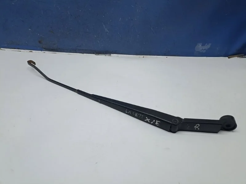 Поводок дворника Chevrolet Lacetti 95211019 J200, передний правый