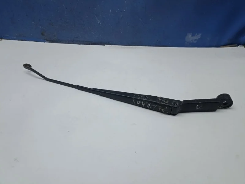 Поводок дворника Chevrolet Lacetti 95211018 J200, передний правый