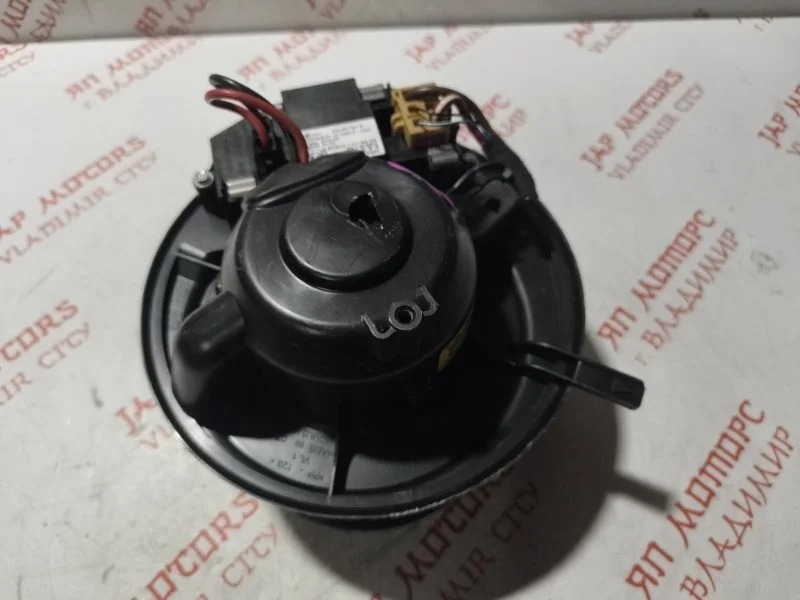 Мотор печки Volkswagen Passat B6 УНИВЕРСАЛ AXZ 3.2