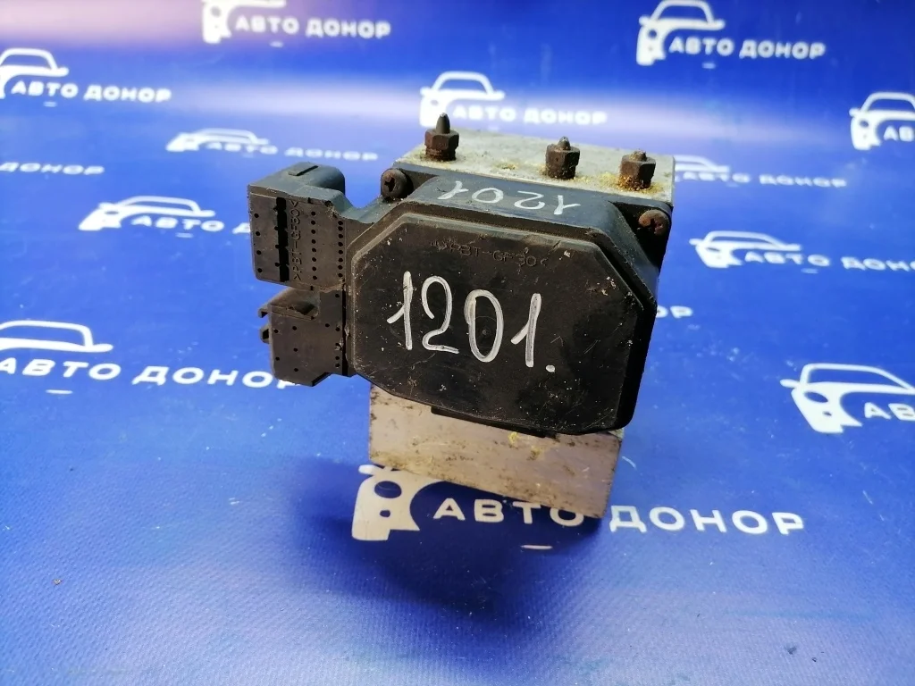 блок abs TOYOTA HARRIER MCU15 -