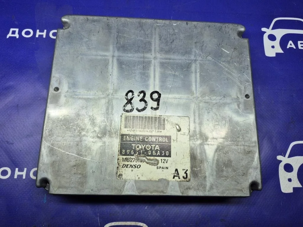 блок управления двс TOYOTA AVENSIS AZT251 2AZFSE - 89661-05A30