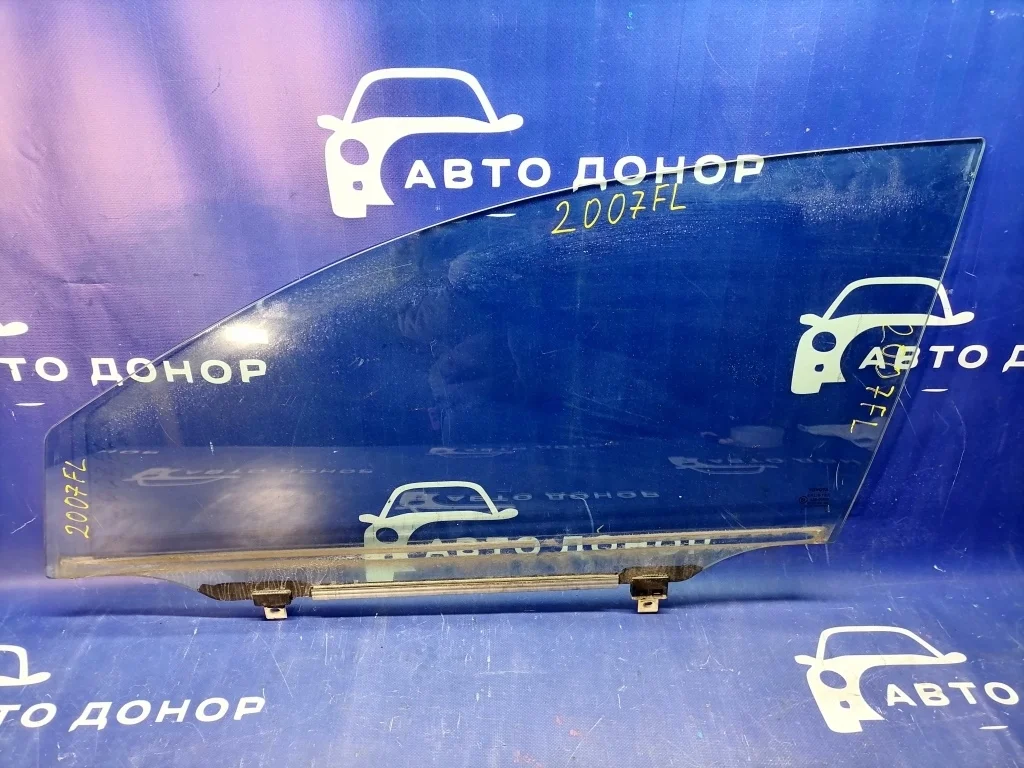 стекло TOYOTA AVENSIS AZT250 -