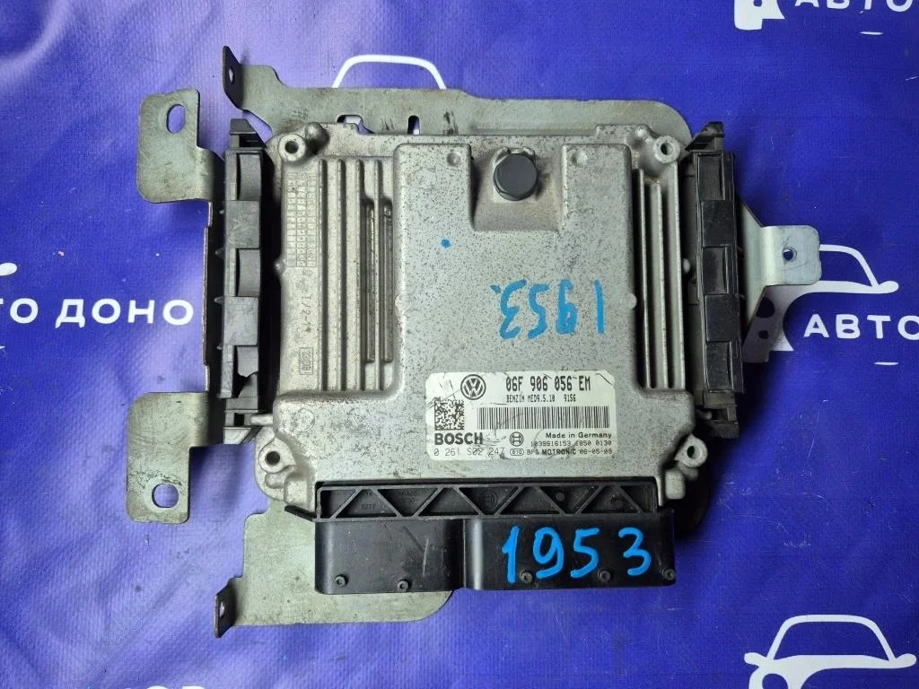 блок управления двс VOLKSWAGEN TOURAN 1T1 AXW, BLR, BLX, BVY