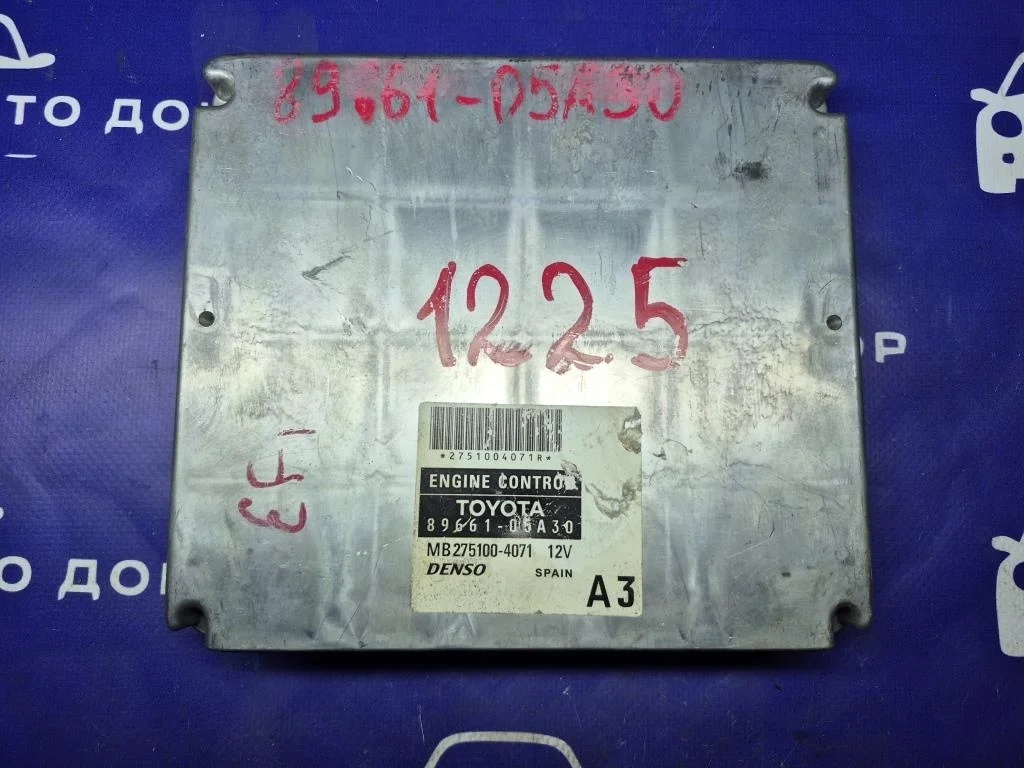 блок управления двс TOYOTA AVENSIS AZT251 2AZFSE - 89661-05A30