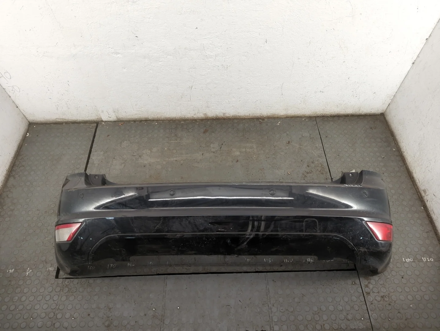 Бампер Ford Focus 2 2008-2011 КПП 5-ст.мех.(МКПП) QQDB Бензин 1.8 л Инжектор