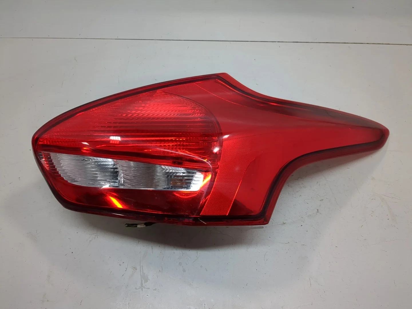 Фонарь (задний) Ford Focus 3 2014-2019 КПП 6-ст.мех.(МКПП) XXDA, XXDC, XXDD Дизель 1.5 л TDCI