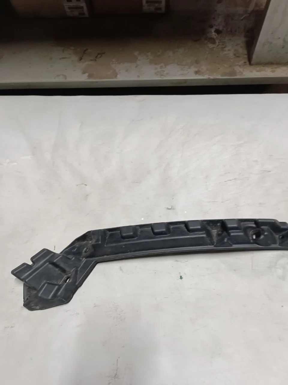 Кронштейн фары Kia Sorento 4 2024 92102P2120, передний левый