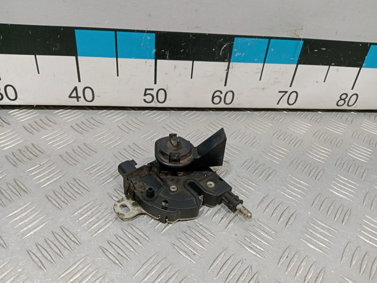 [Б/У] Замок капота Ford [Код: 00684154 ]