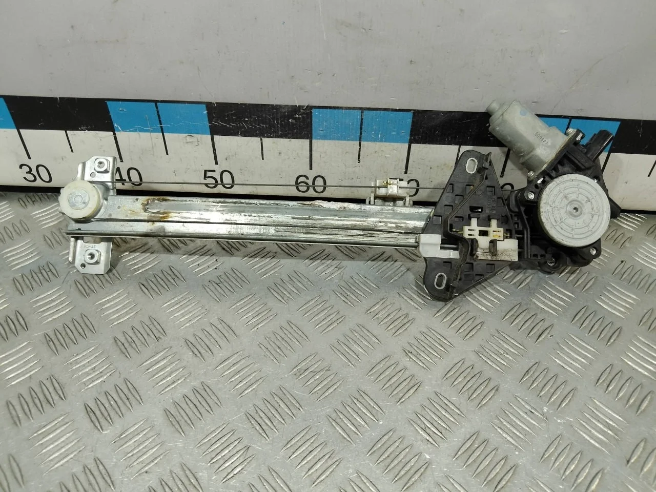 [Б/У] Стеклоподъемник электрический задний правый [Код: 00594292]