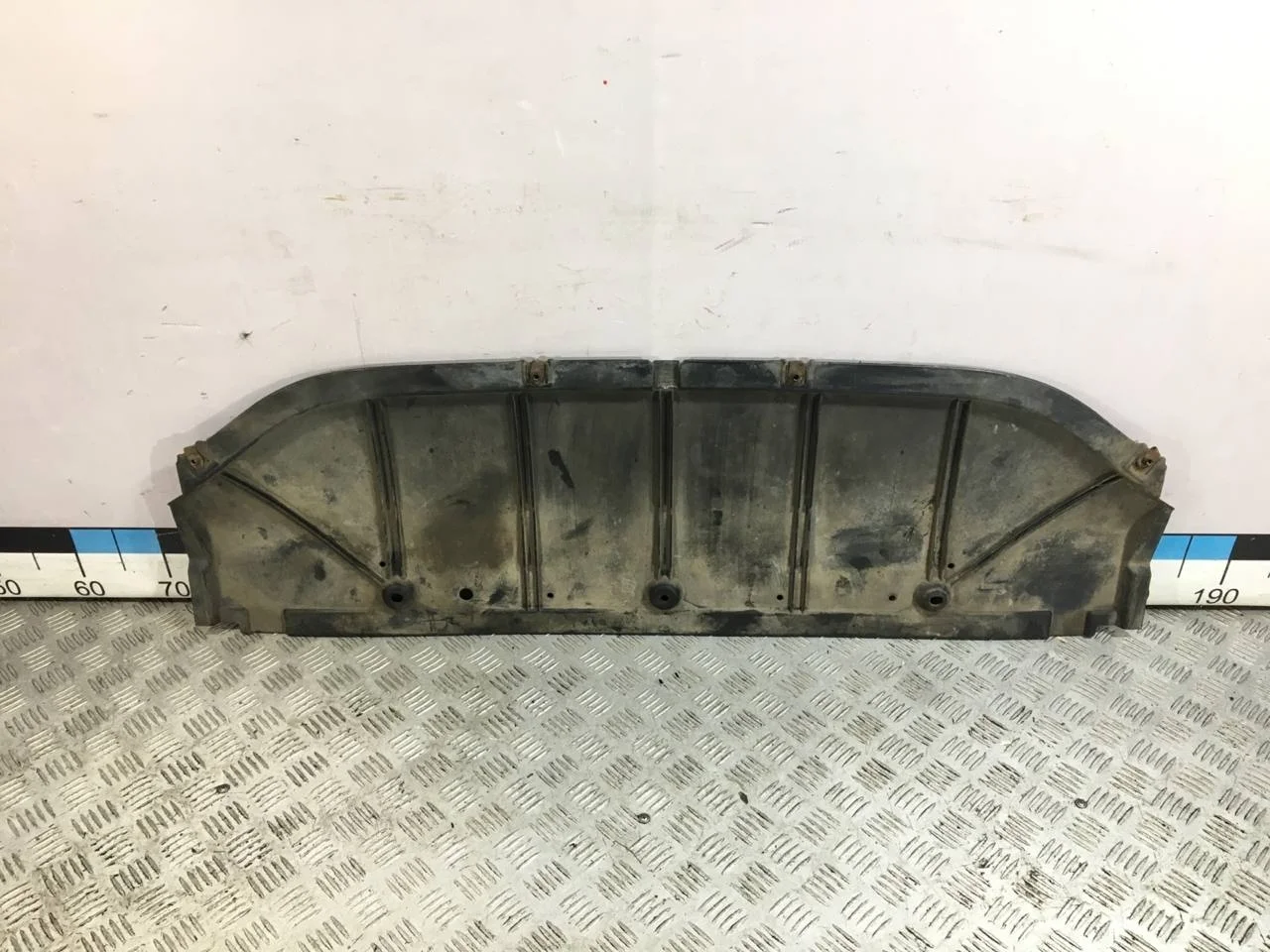 [Б/У] Защита антигравийная подмоторная [Код: 00600405]