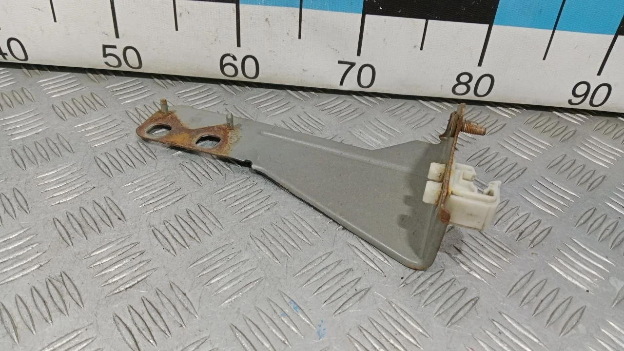 [Б/У] Кронштейн фар левый Nissan X-Trail (T30) [Код: 00387490]