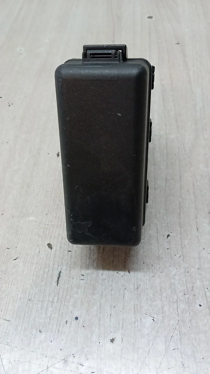 [Б/У] Блок реле Lexus GS 300/400/430 2005-2011 [Код: 00659557]