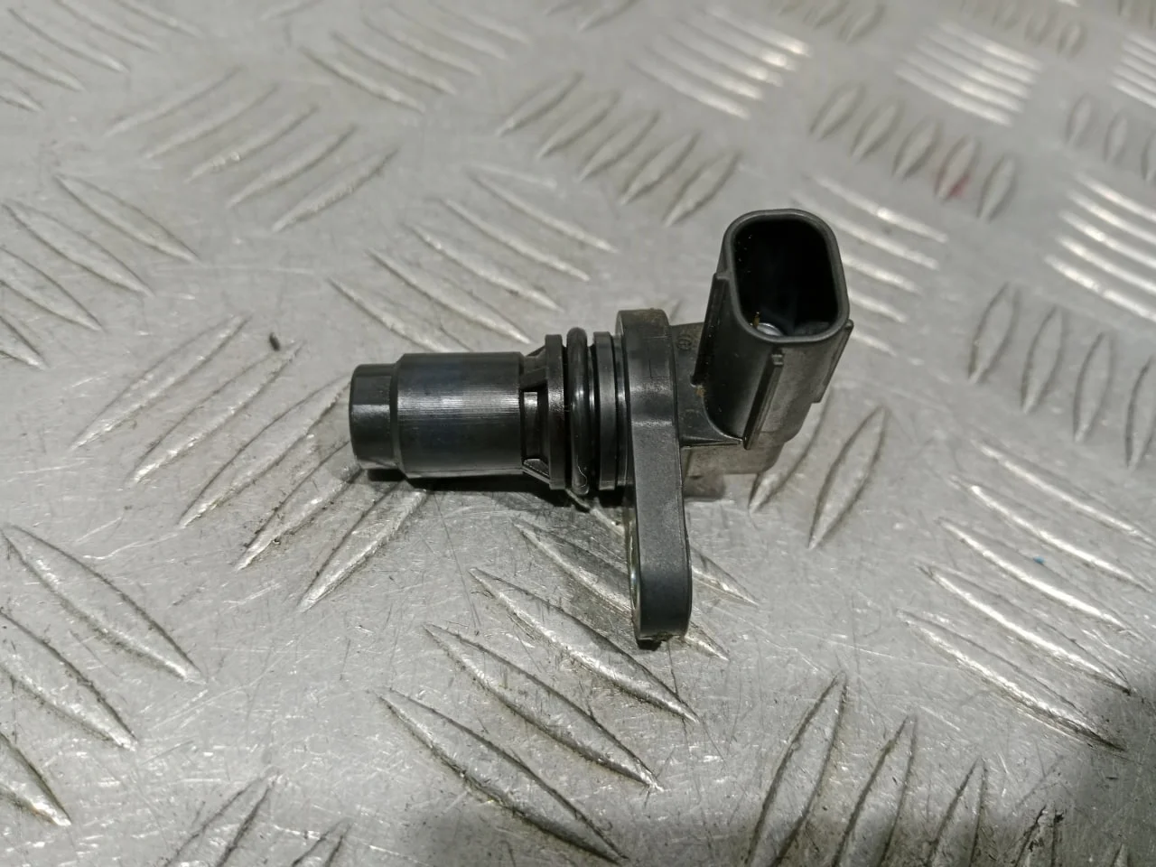 [Б/У] Датчик положения распредвала - (Состояние: Отличное пробег 40т) [Код: 00682752 ]