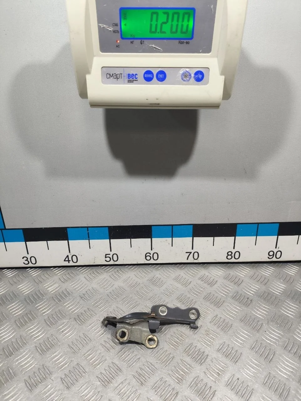 [Б/У] Петля капота левая [Код: 00679940 ]