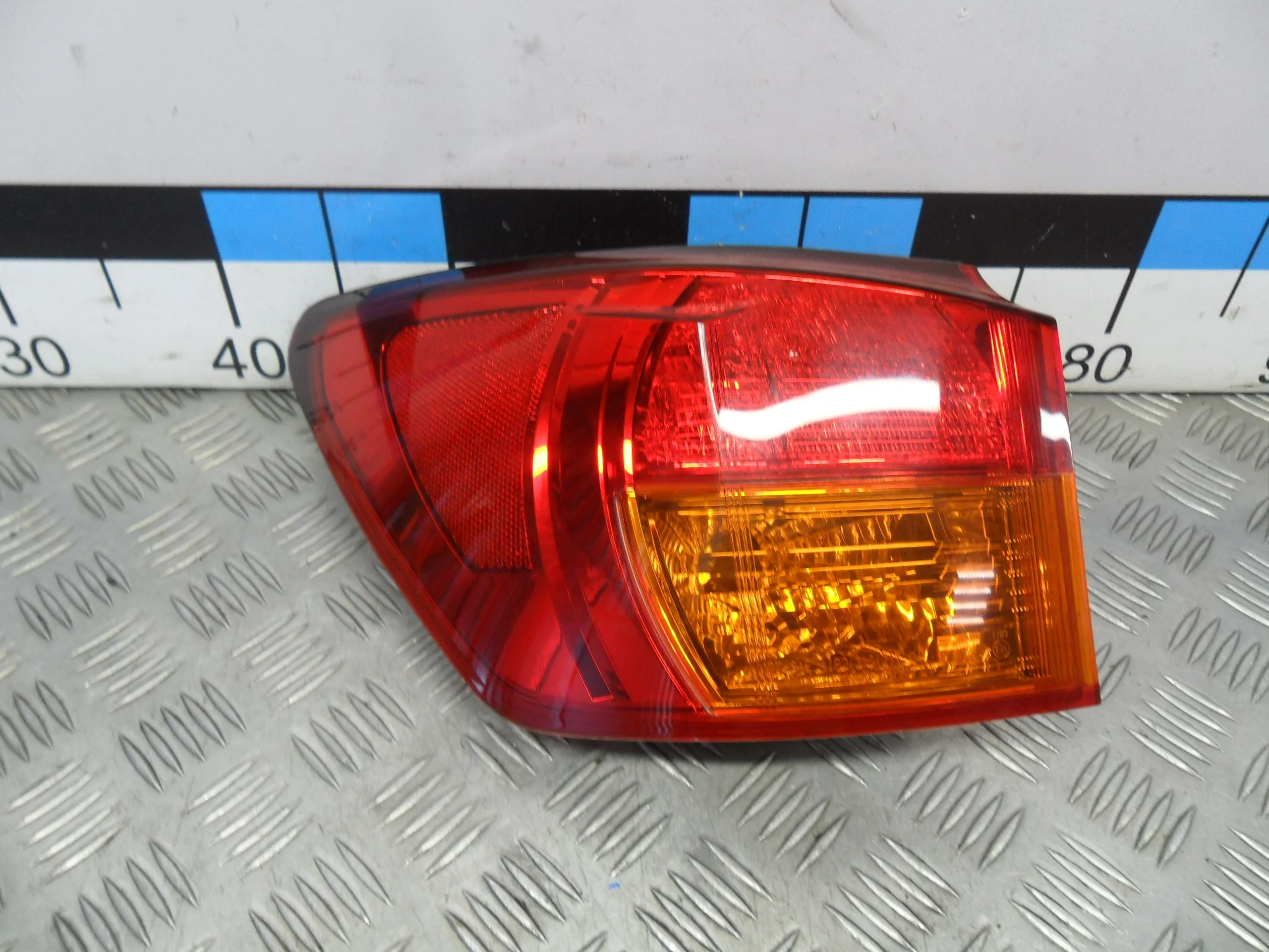 [Б/У] Фонарь задний левый наружний [Код: 00356298]