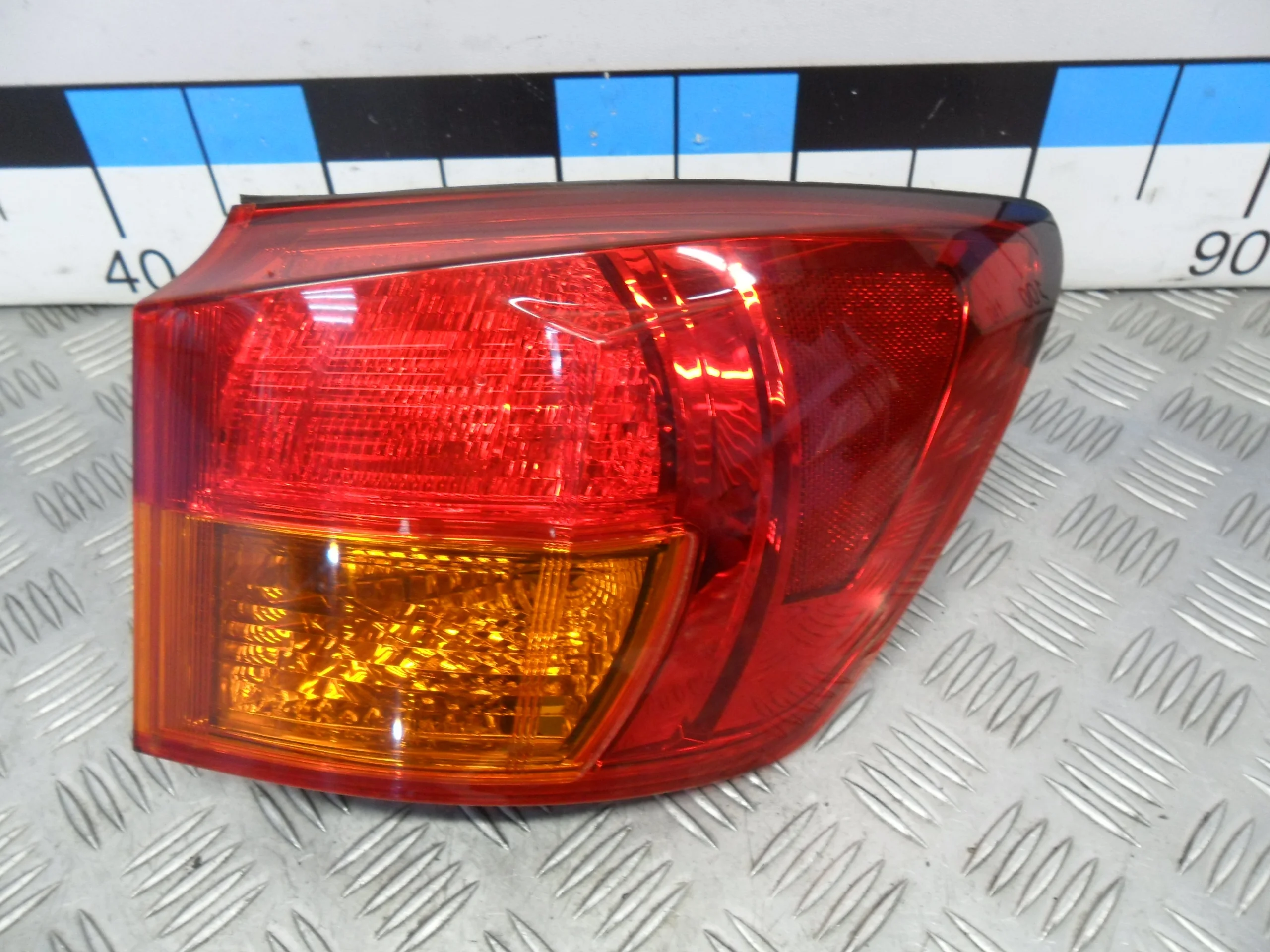 [Б/У] Фонарь задний наружный правый [Код: 00356134]