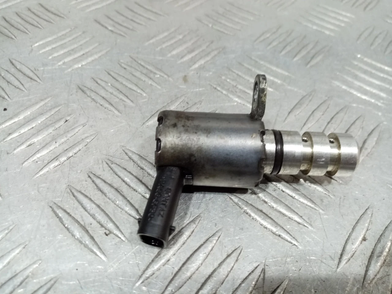 [Б/У] Клапан электромагнитный изменения фаз ГРМ [Код: 00685091 ]