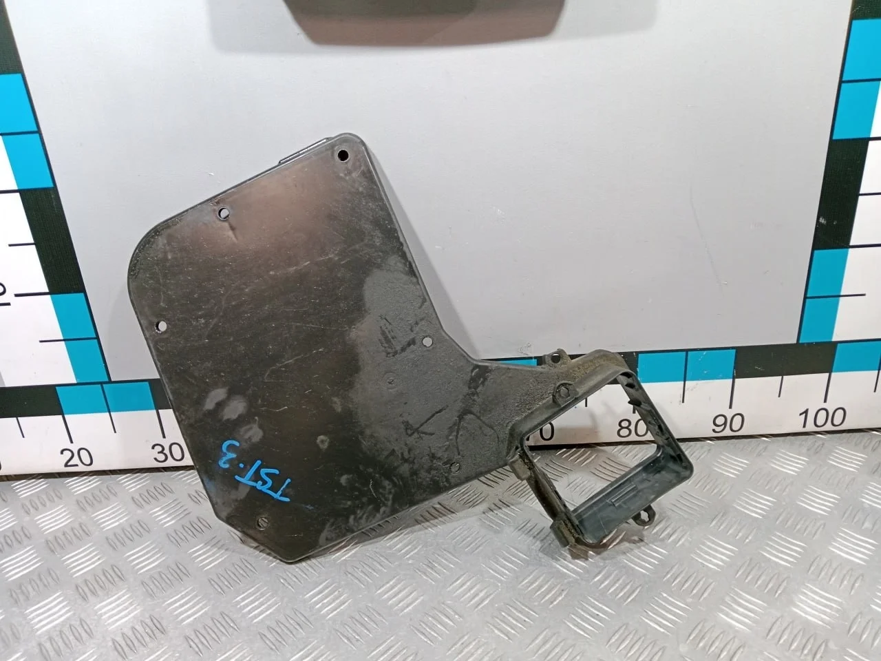 [Б/У] Крышка блока предохранителей VW [Код: 00683913 ]