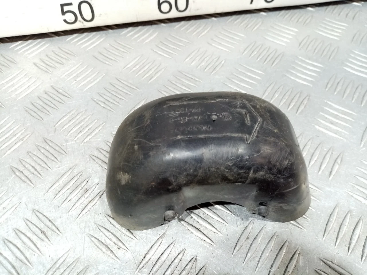 [Б/У] Накладка кронштейна рычага левого [Код: 00683697 ]