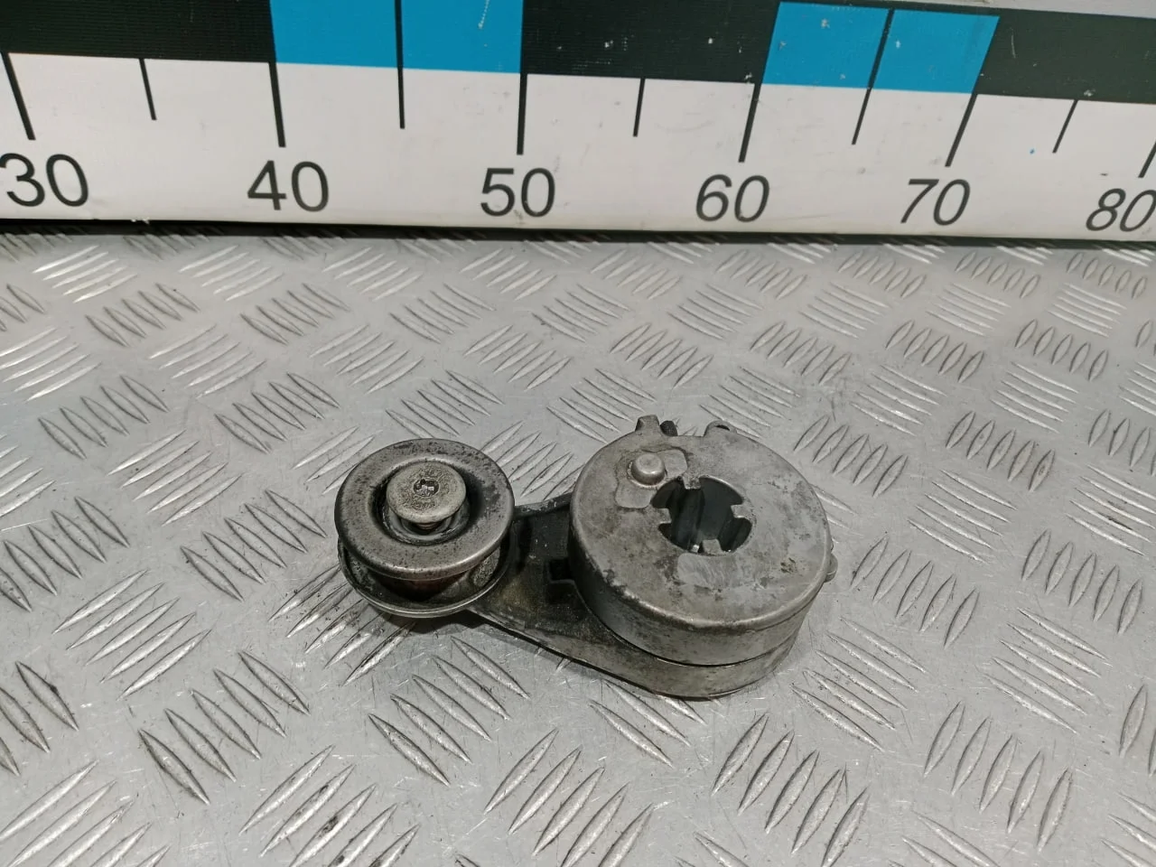 [Б/У] Натяжитель ремня - Без ролика [ХОРОШЕЕ] [Код: 00462204 ]