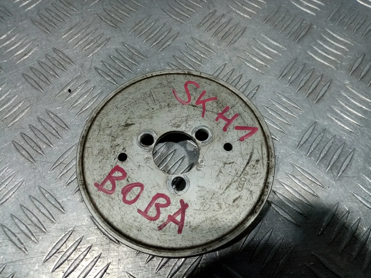 [Б/У] Шкив поликлинового ремня VAG [Код: 00684181 ]