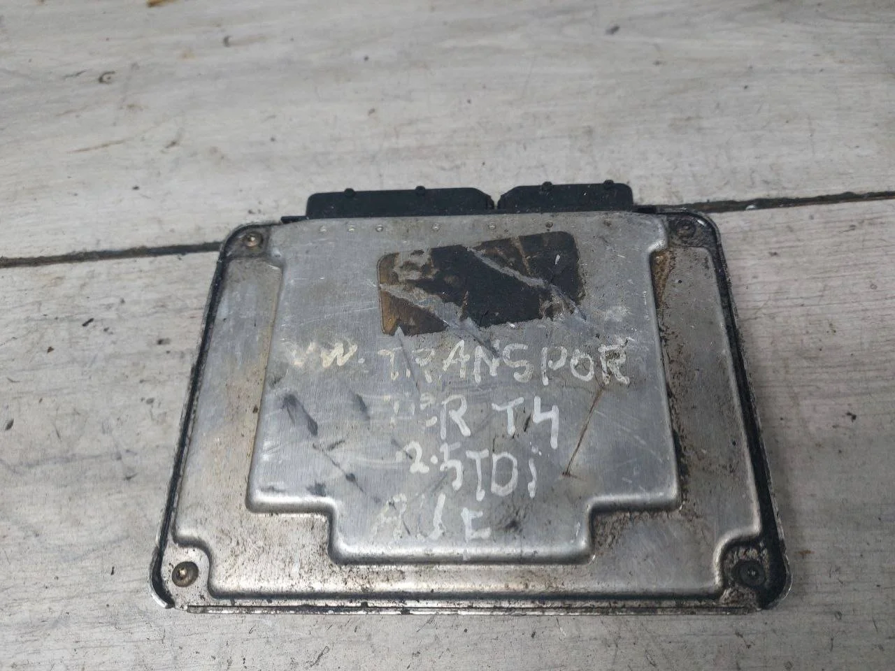 блок управления двигателем Volkswagen Transporter T4