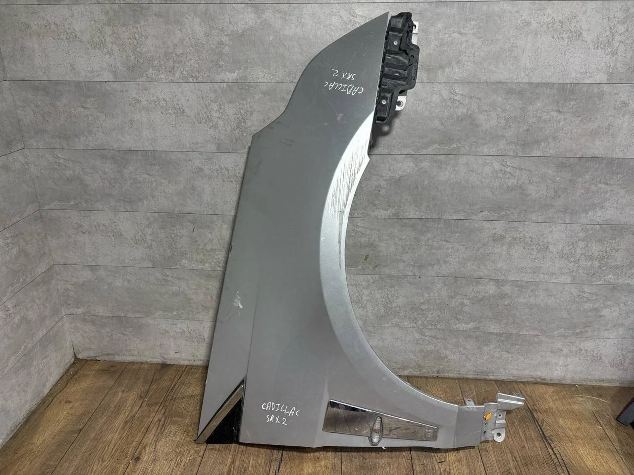 крыло переднее правое Cadillac SRX 2