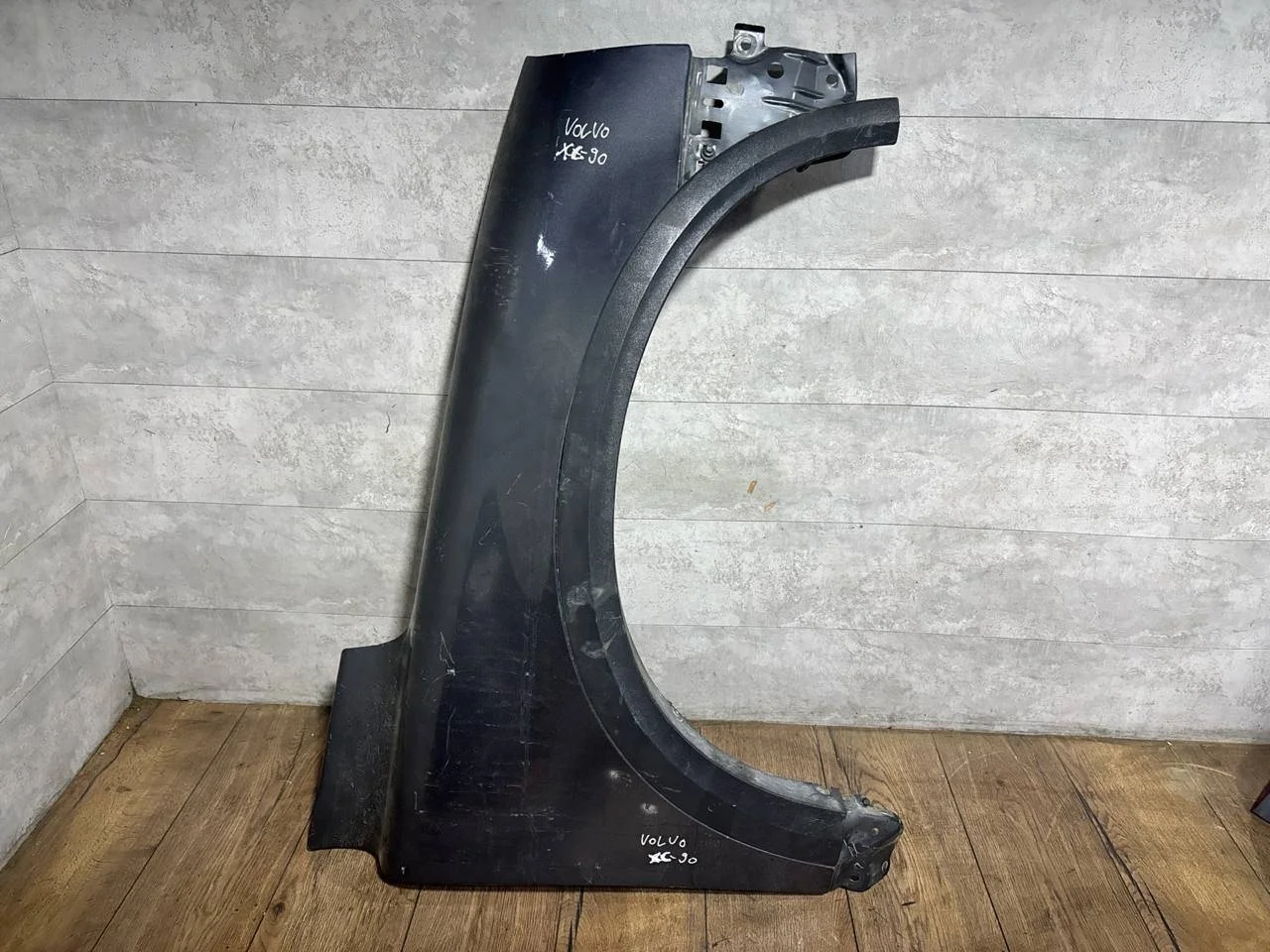 крыло переднее правое Volvo XC90