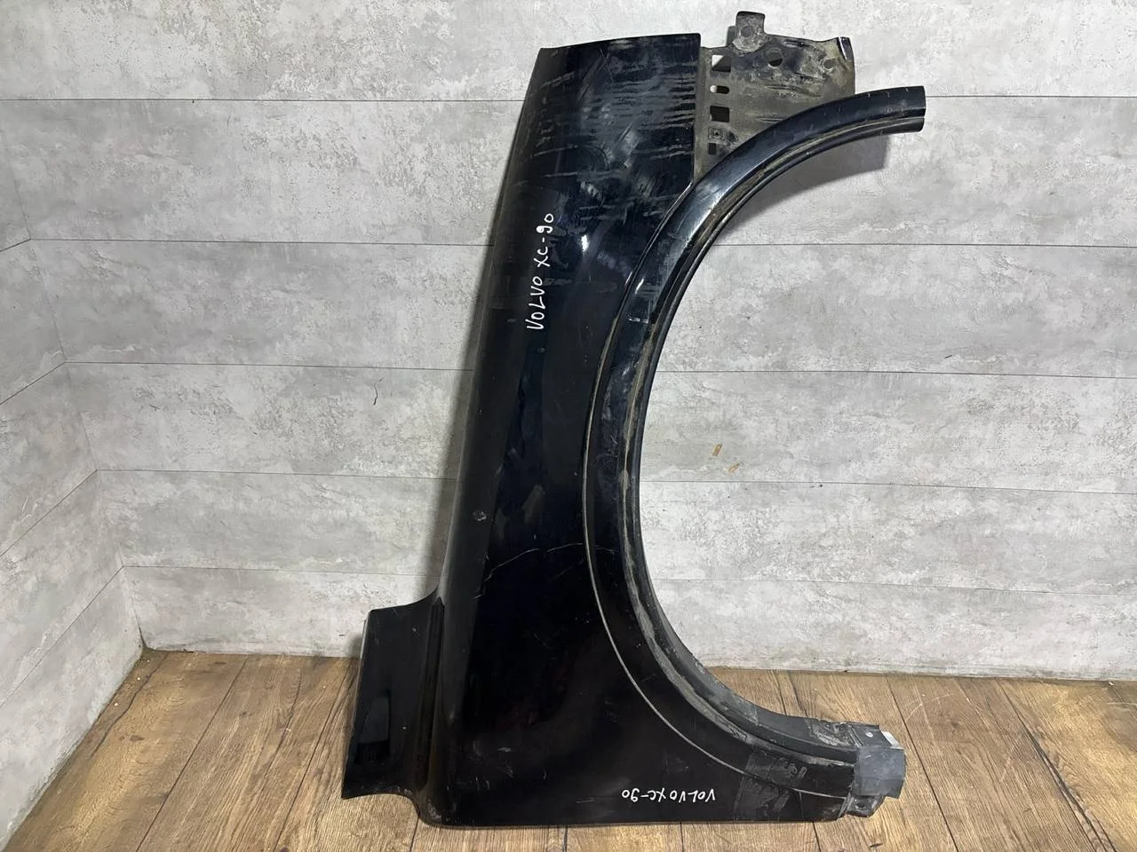 крыло переднее правое Volvo XC90