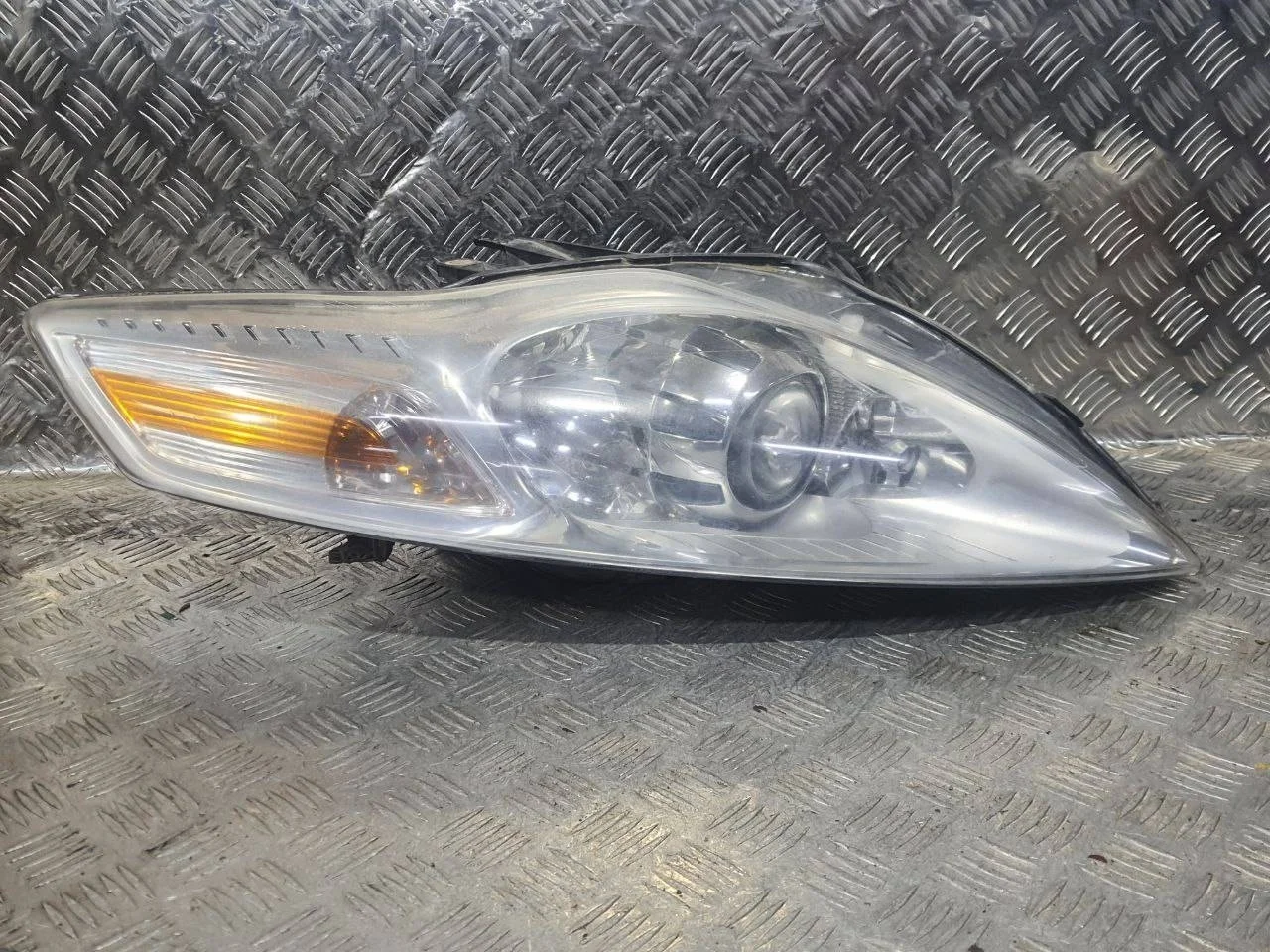 фара правая Ford Mondeo 4