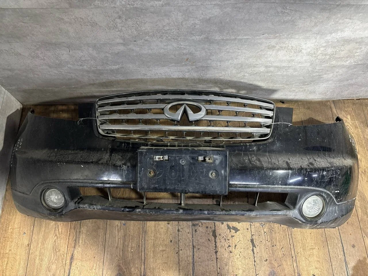 бампер передний Infiniti FX35