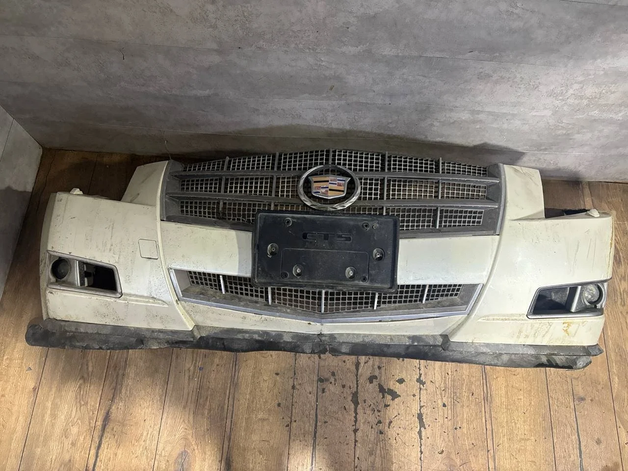 бампер передний Cadillac CTS 2