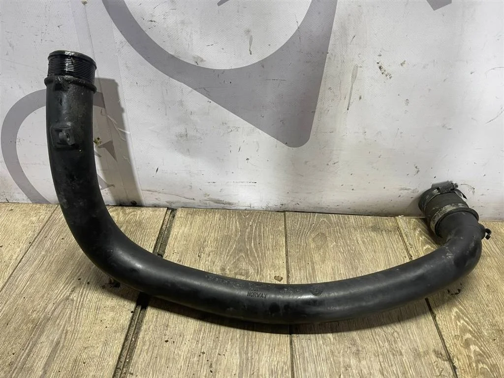 Патрубок интеркулера