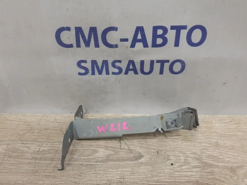 Кронштейн усилителя бампера Mercedes-Benz E-Class A2045241440 W212 1.8T, правый