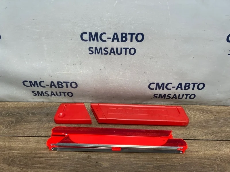 Знак аварийки Volvo XC90 2006 30673259 ХС90 2.5 B5254T2