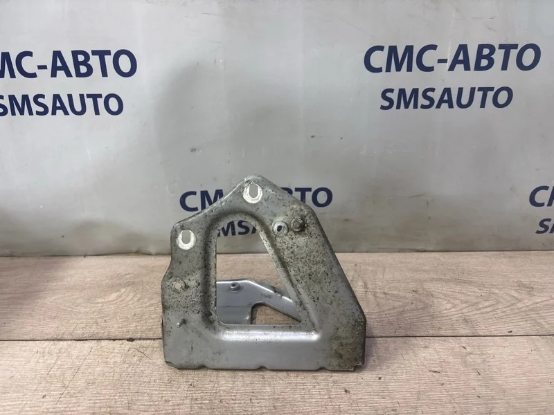 Кронштейн крыла Audi A6 2006 4F0821135B C6 3.2 AUK, передний левый