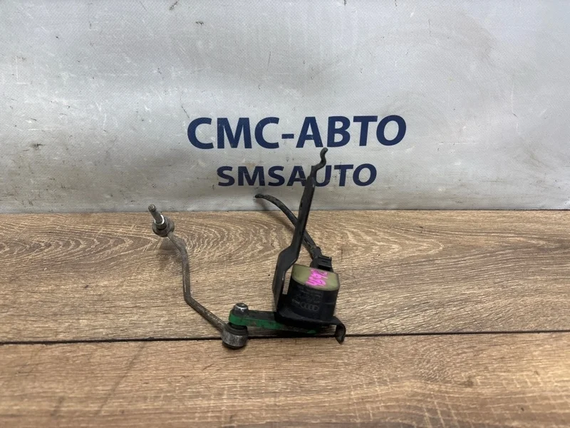 Датчик уровня подвески Audi A6 Allroad 2008 4F0941285B C6 3.2 AUK, передний левый