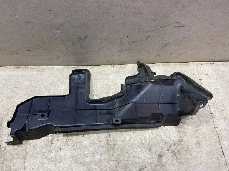 Воздуховод радиатора правый Nissan Juke F15