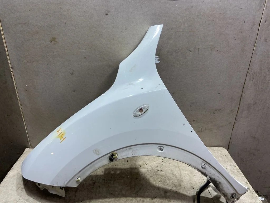 Крыло переднее левое Nissan Juke F15  Жук Ф15 2012