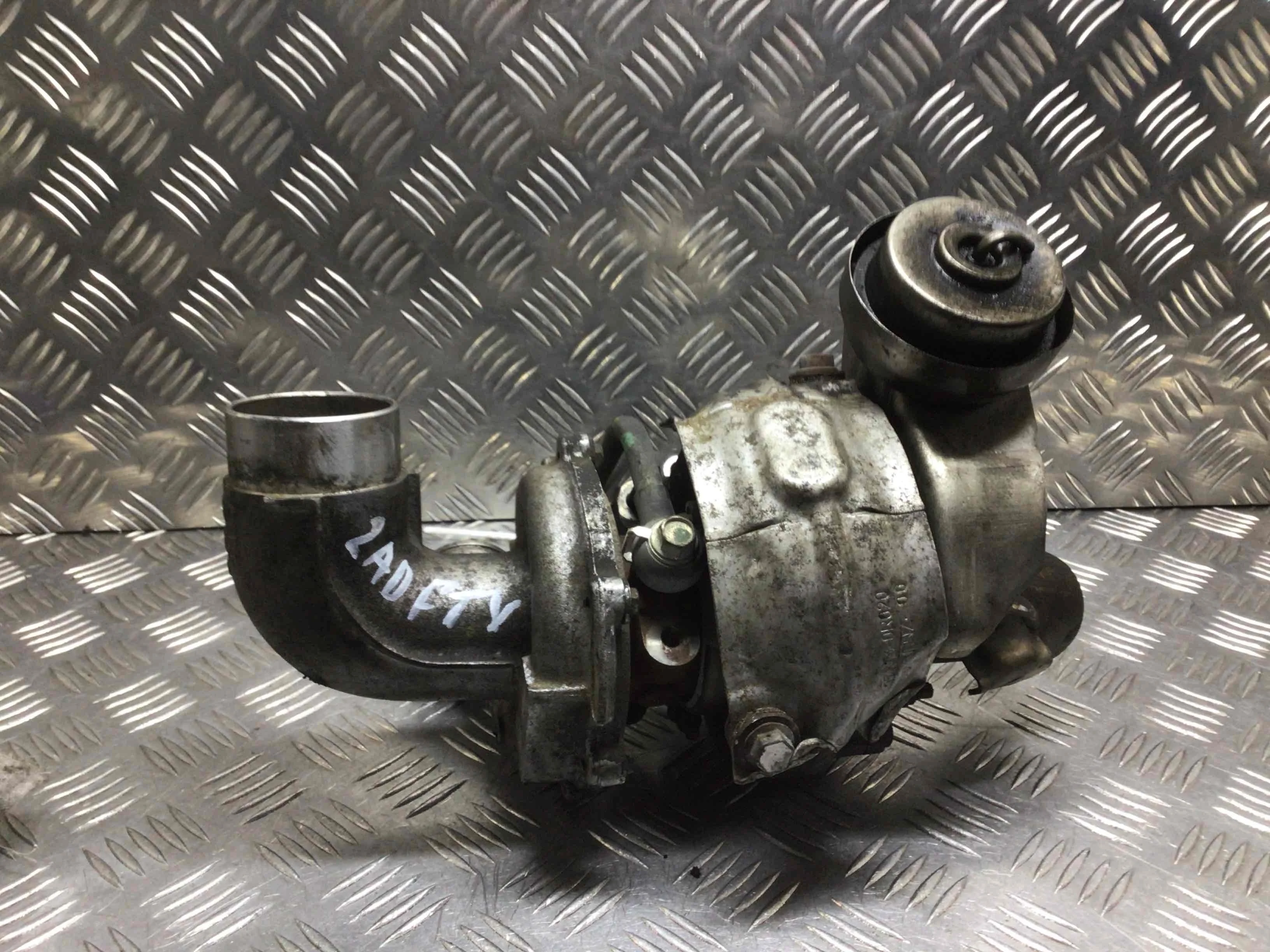 Турбина Toyota Avensis 2 поколение (2003-2006) дизель 2.2 D4D Механика Седан