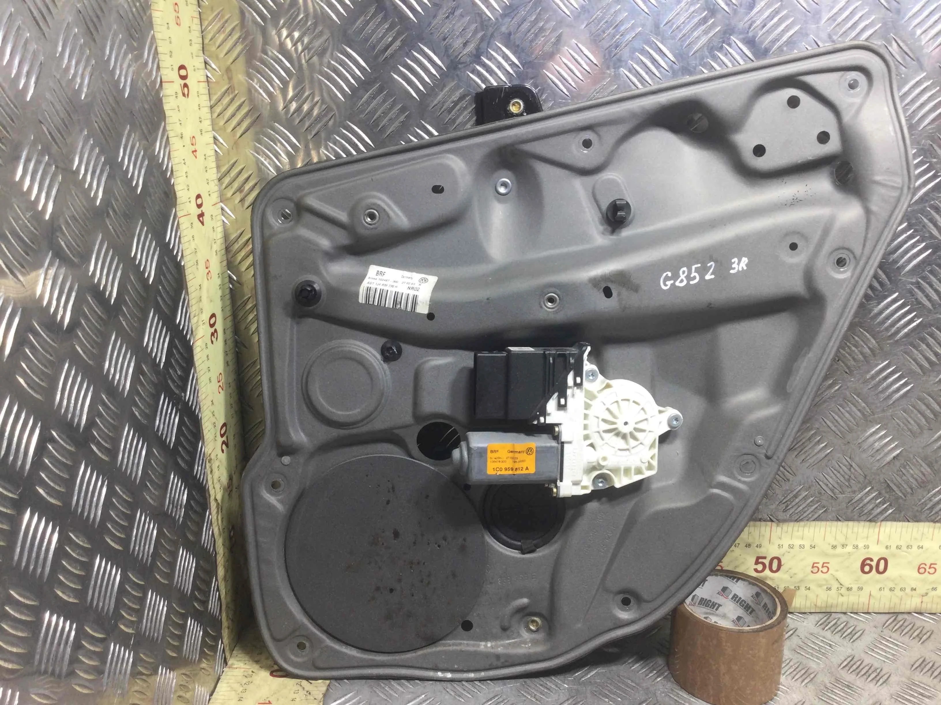 Стеклоподъемник электрический задний правый Volkswagen Golf 4 поколение (1997-2004) дизель 1.9 TDI Механика Х/б