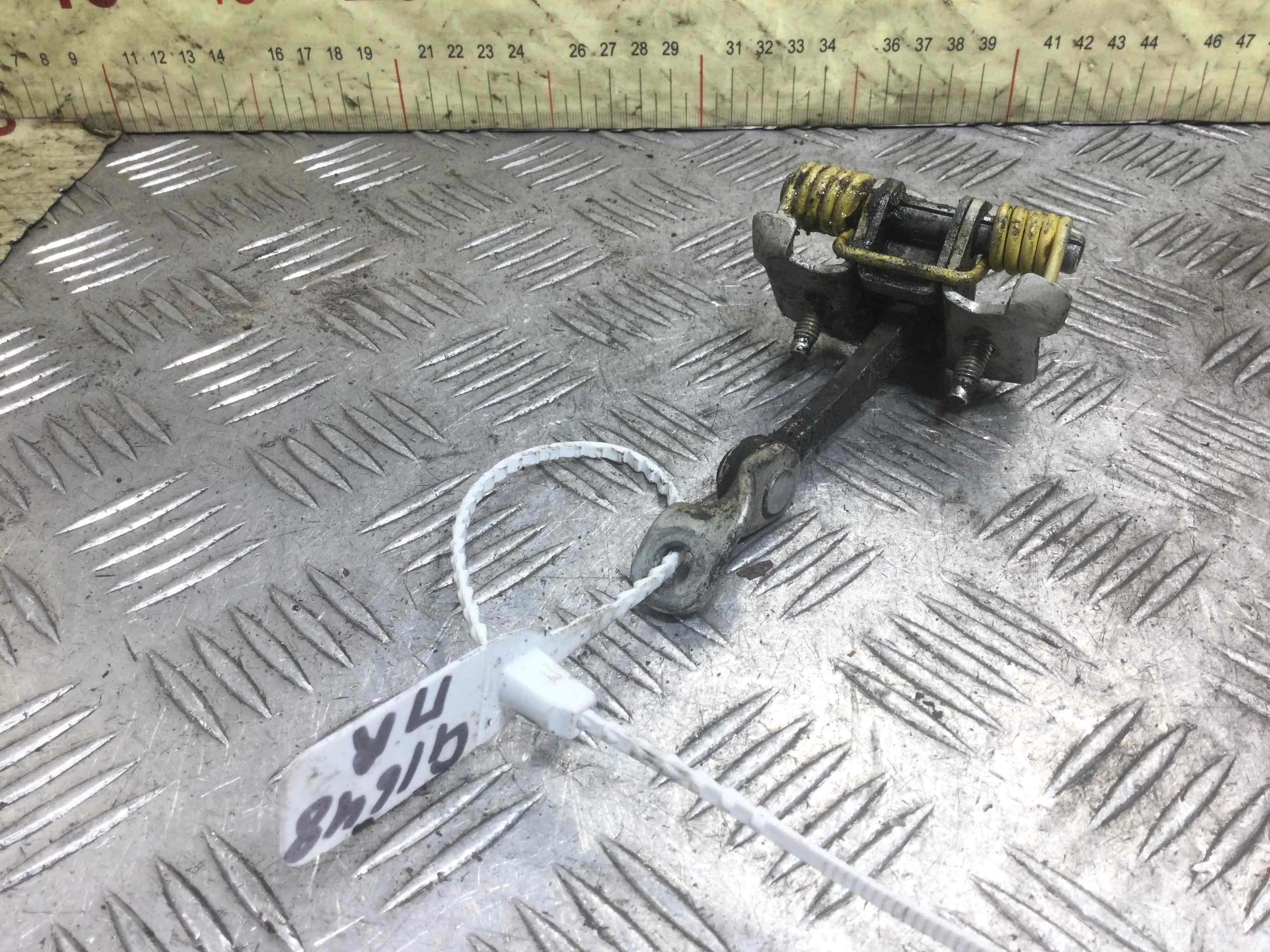 Ограничитель открывания двери передней Peugeot 206 1 поколение (1998-2003) бензин 2.0 i Механика Кабриолет