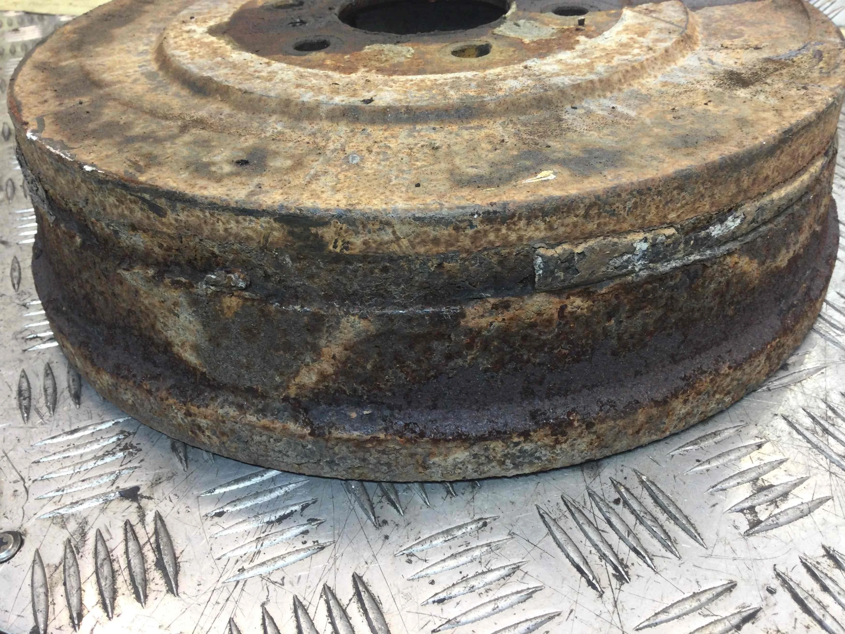 Барабан тормозной Nissan Navara D40 (2005-2010) дизель 2.5 DCI Механика