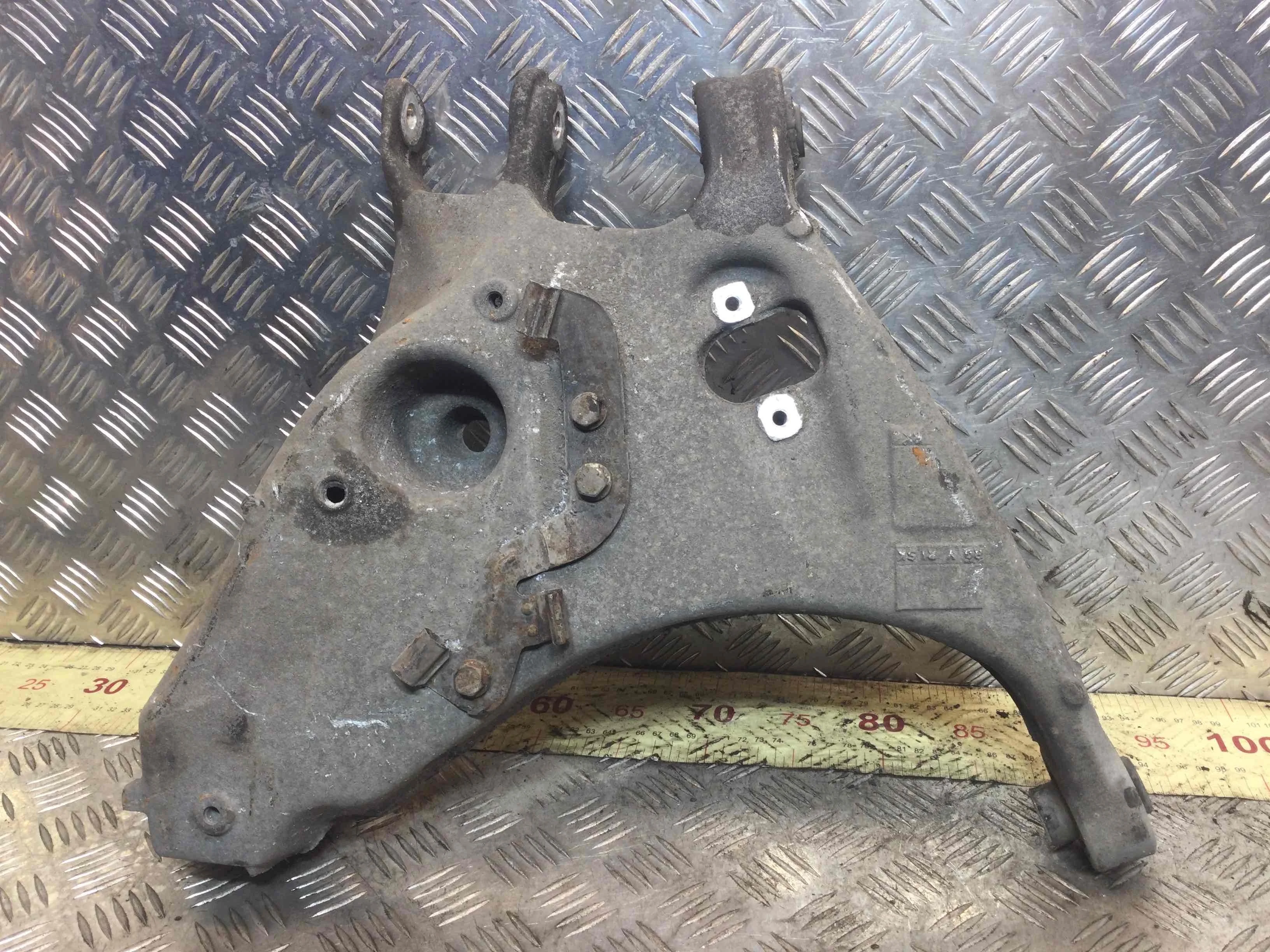 Рычаг задний левый Audi A4 B6 (2000-2005) дизель 2.5 TDI Автомат Универсал