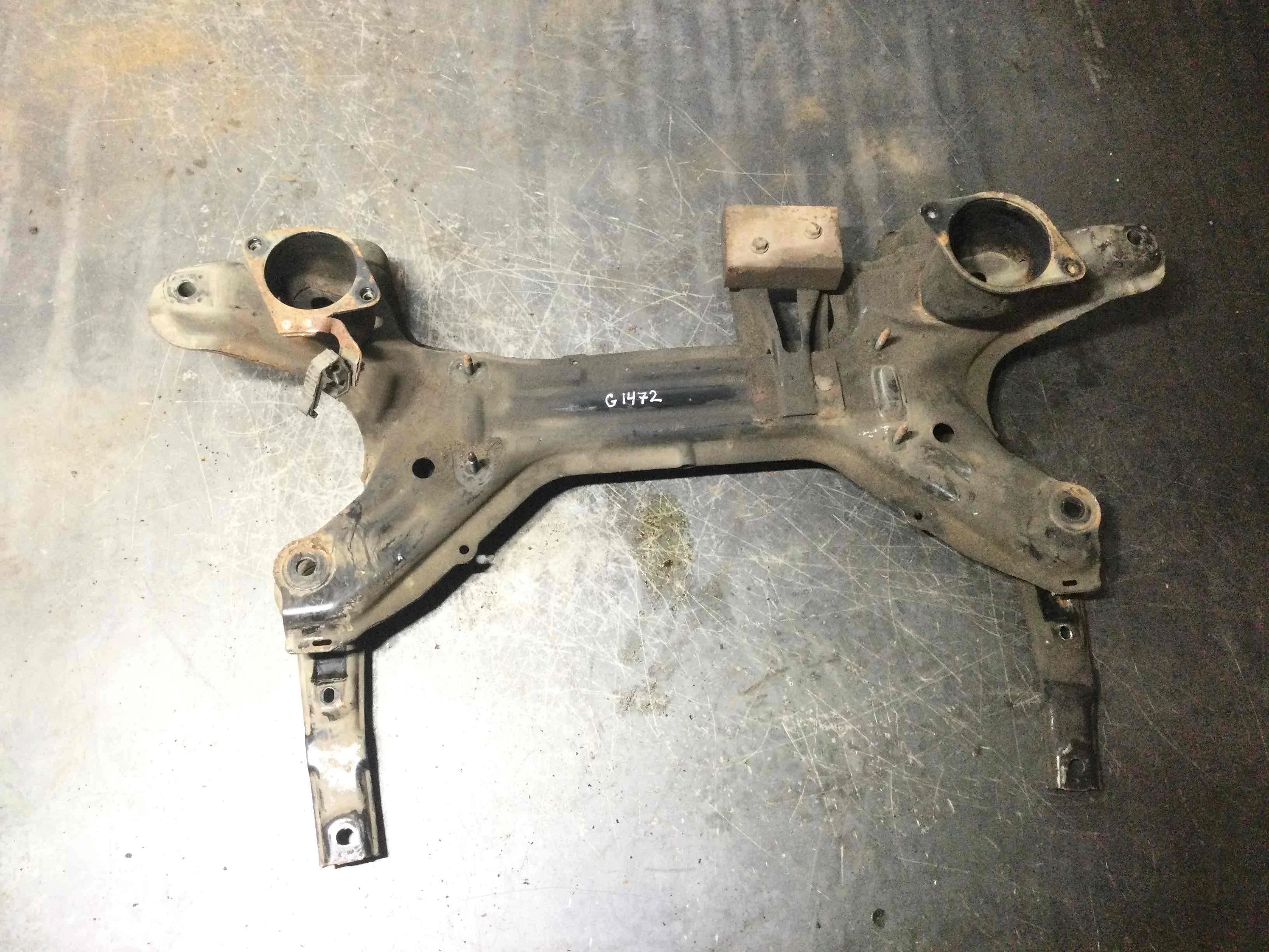 Балка подвески передняя (подрамник) Volkswagen Golf 3 поколение (1991-1997) бензин 1.6 i Механика Х/б