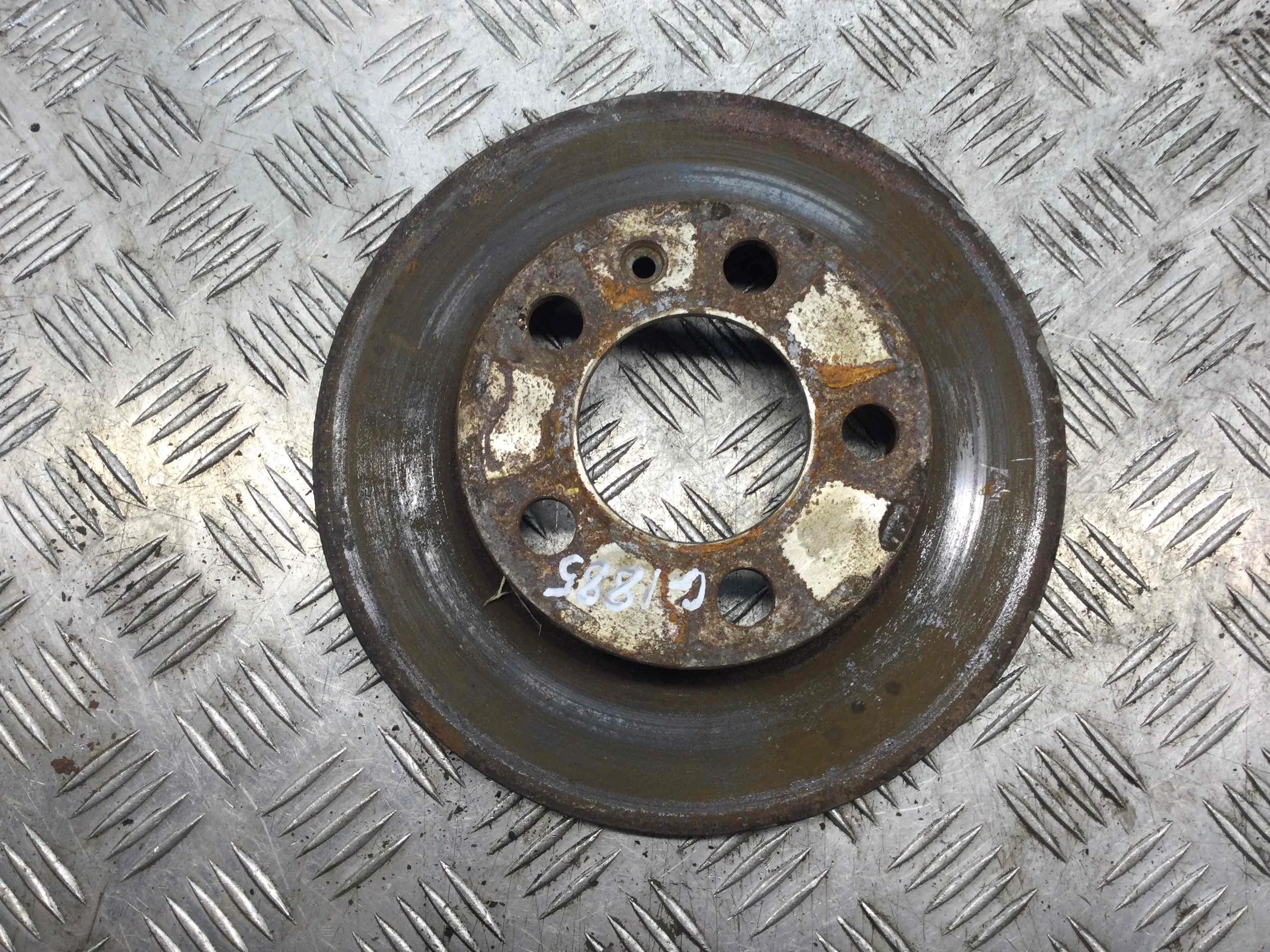 Диск тормозной задний Volkswagen Golf 4 поколение (1997-2004) бензин 1.6 i Механика Х/б