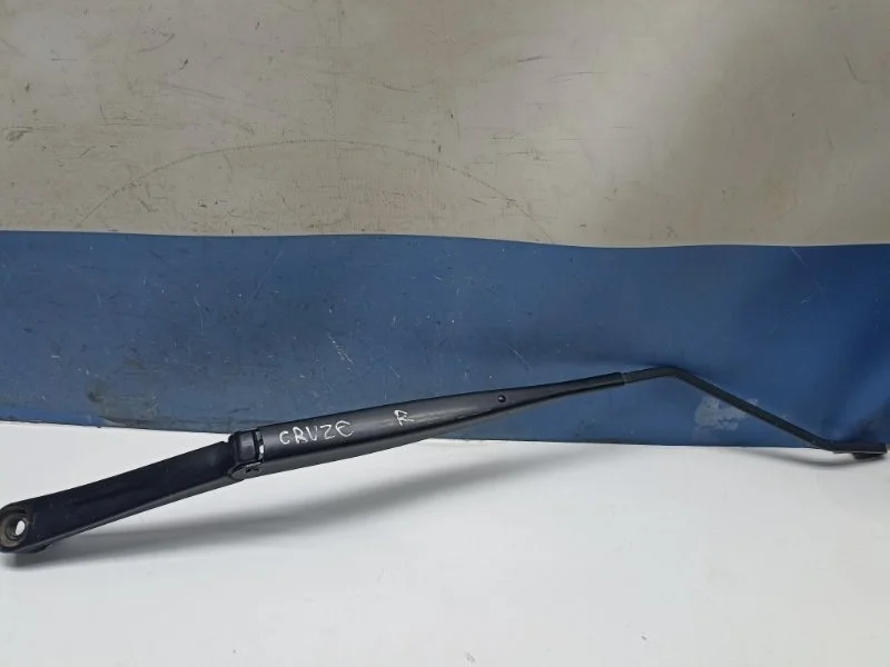 Поводок дворника Chevrolet Cruze 95971329 J300, правый