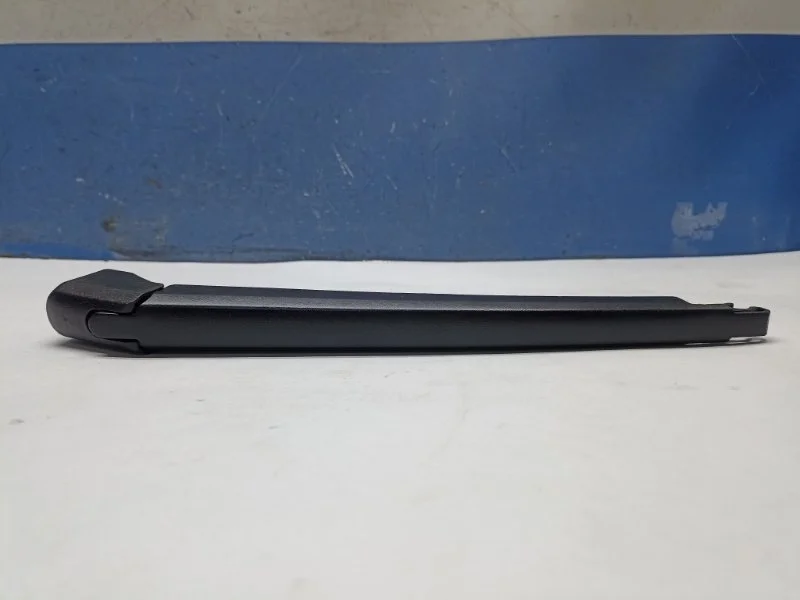 Поводок дворника двери багажника Chevrolet Cruze 2014 8265025000