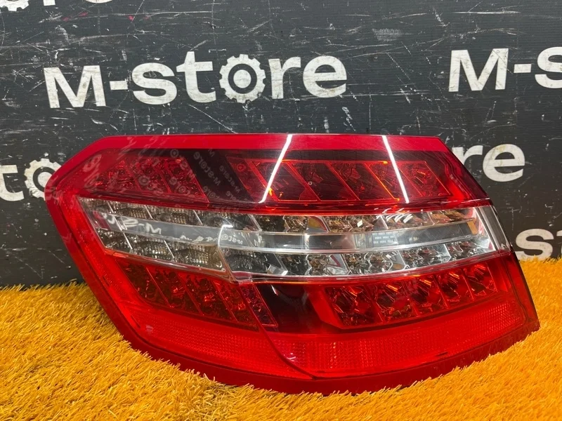Фонарь задний Mercedes-Benz E-Class 2009 A2129066801 W212 272.980, левый